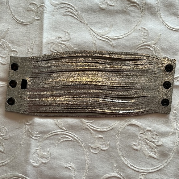 Silver leather snap bracelet. Like new! - Picture 2 of 5